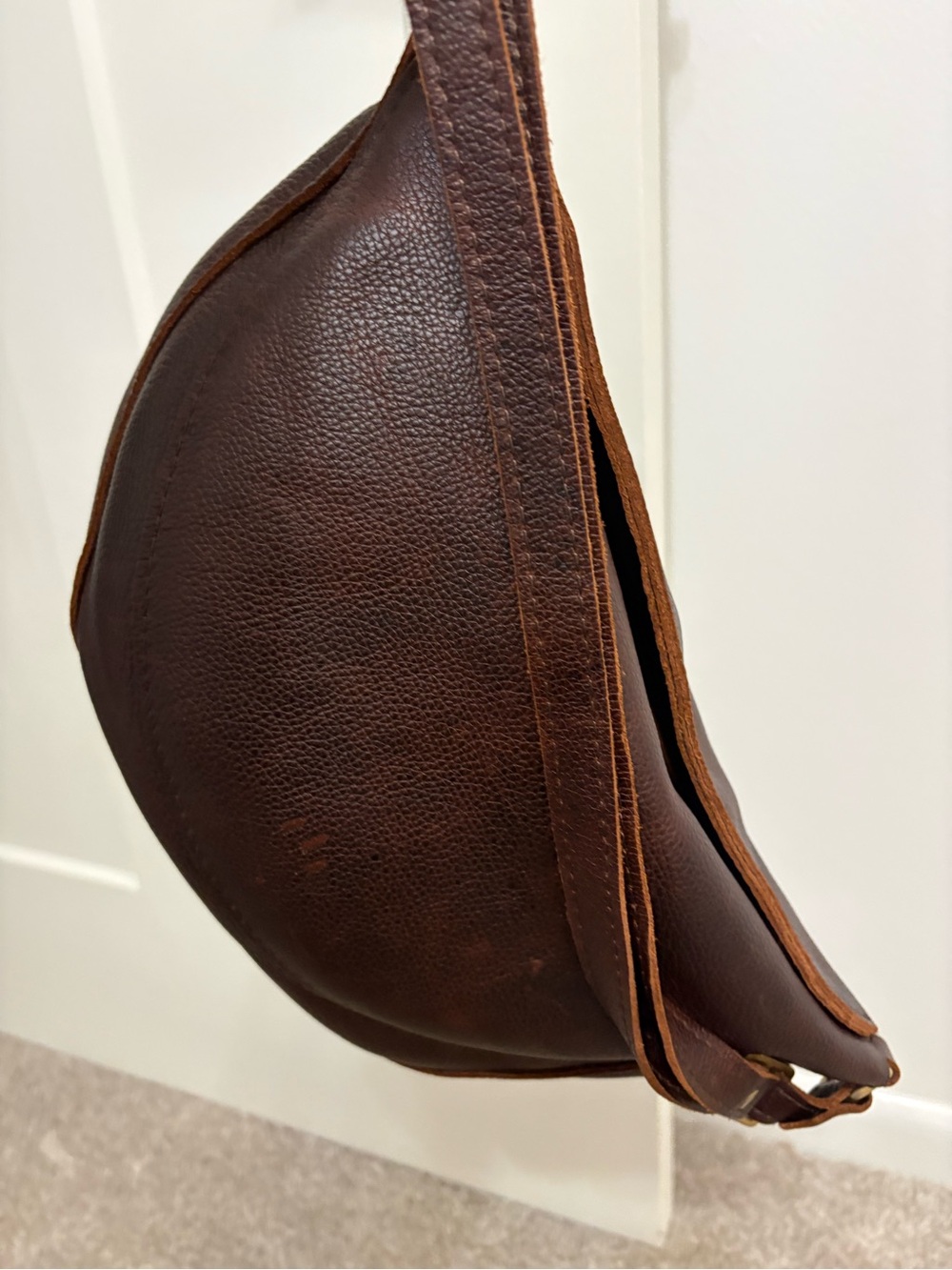 Portland Leather large koala sling bag - cold brew